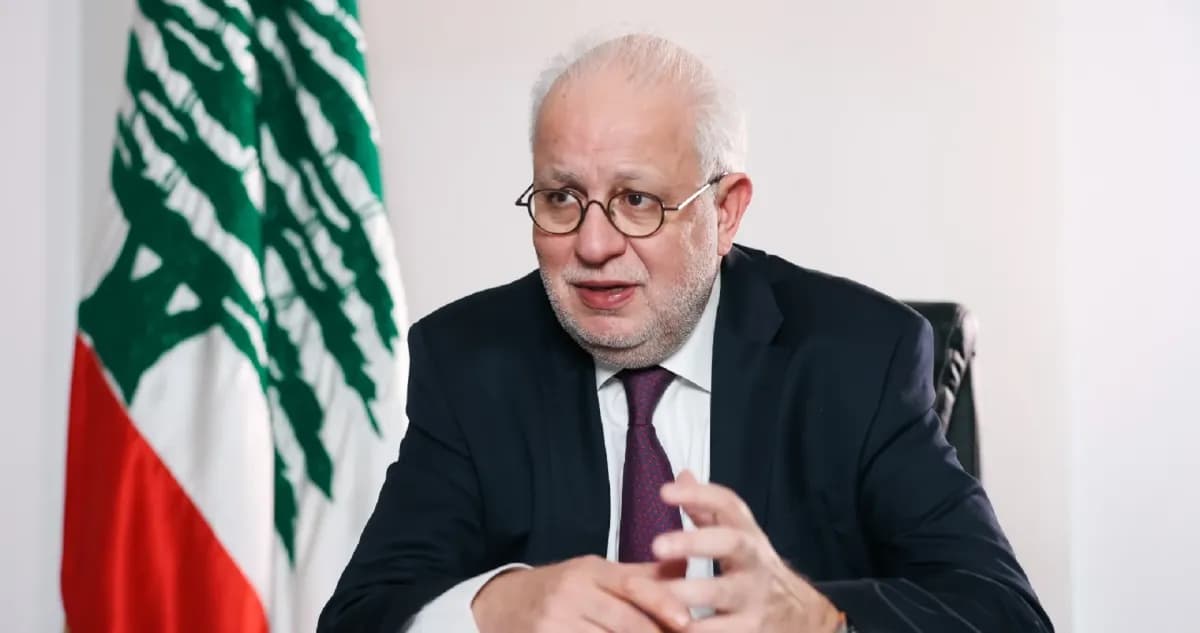 وزير العدل اللبناني يتحدث عن توسع التحقيقات في شحنة متفجرات حزب الله
