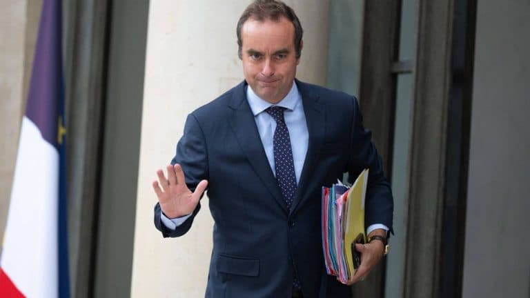French government faces new challenges