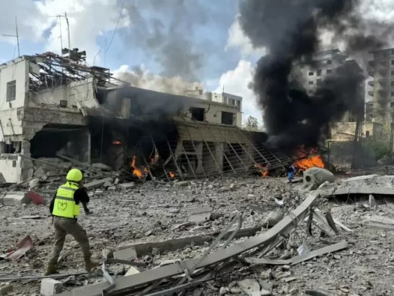 Zionist attacks in Lebanon reach 4,301 dead