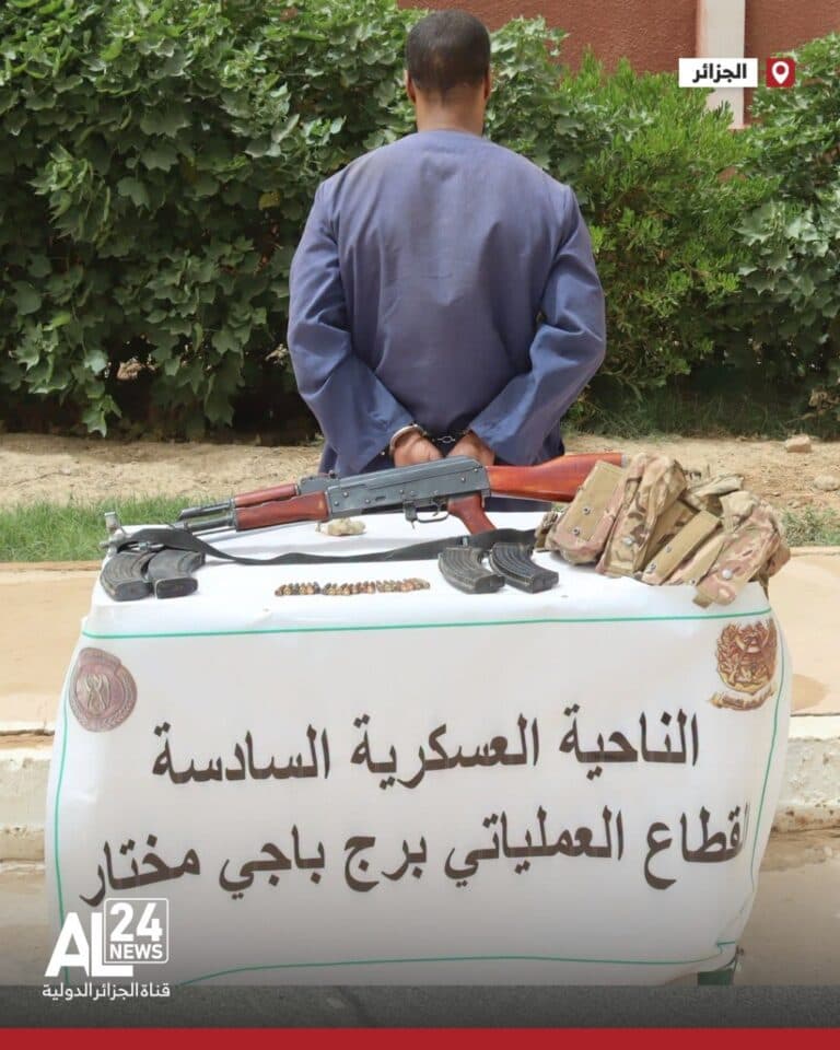 الجيش الجزائري يوضح تسليم إرهابي نفسه في برج باجي مختار وتفكيك خلية تنتمي إلى حركة "ماك" الإرهابية