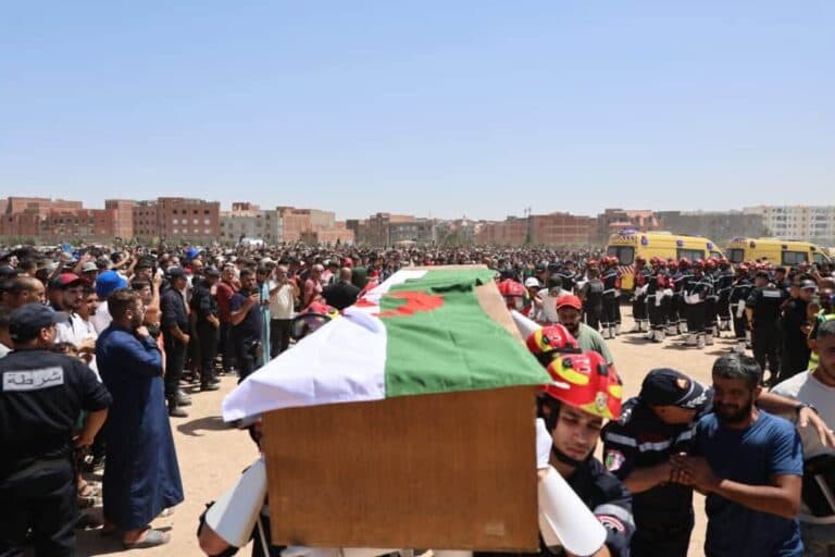 تشييع جنازة ضحايا حادث بومرداس