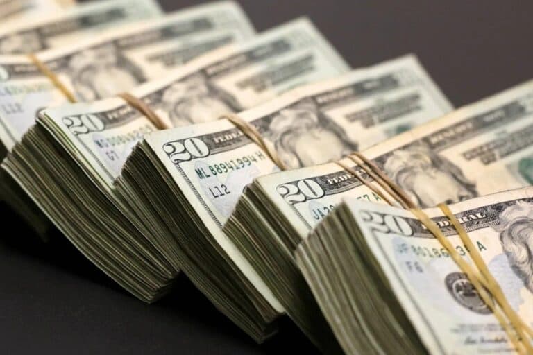 Dollar set for weekly rise amid Iran peace doubts