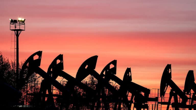Oil falls on US-Iran tensions