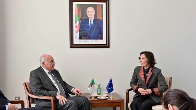 Attaf discusses crisis management with EU Commissioner