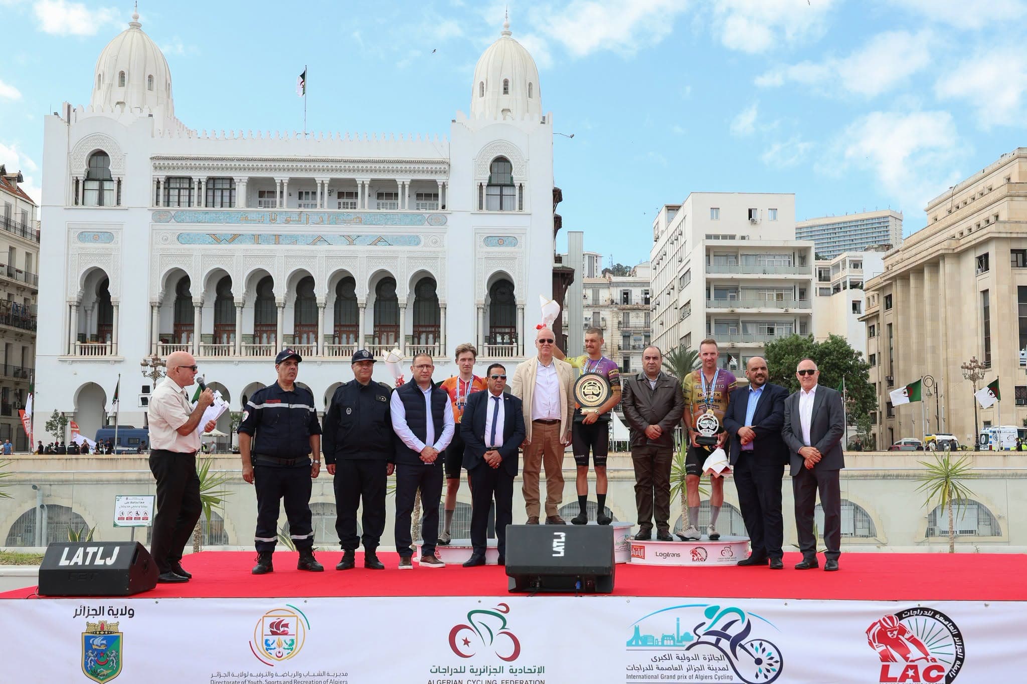 إكير كلافير يفوز بسباق الجزائر الدولي