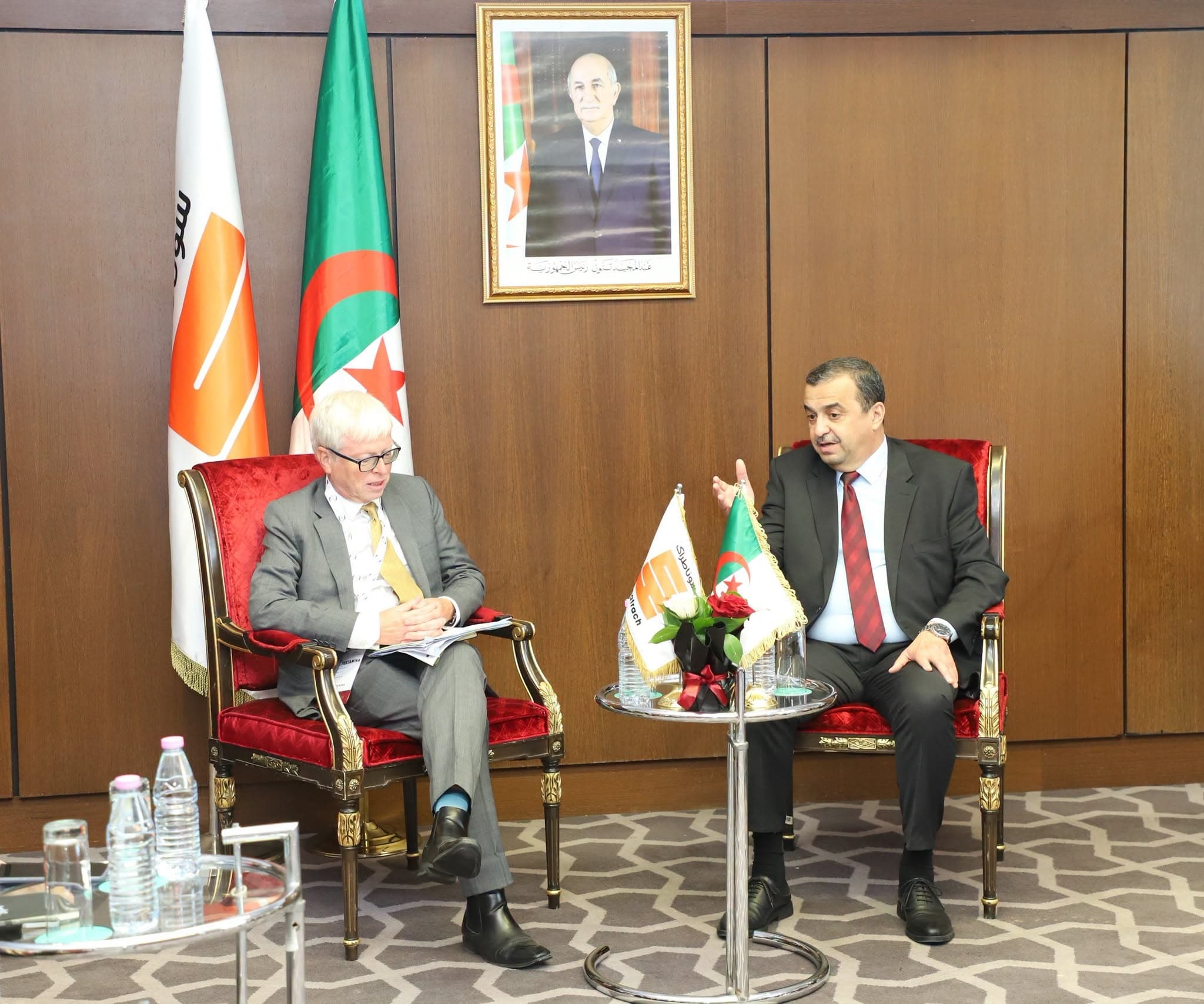 Arqab Meets British Envoy and Clarke Energy Rep