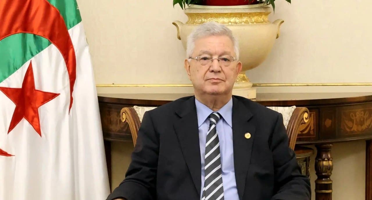 رئيس مجلس الأمة الجزائري يشارك في قمة المبادرة المصرية
