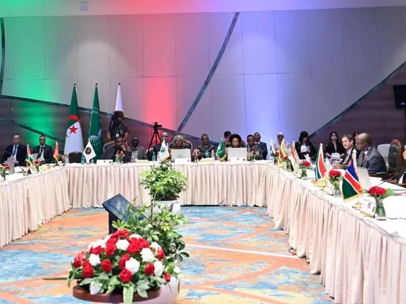 مسؤول أمني صحراوي يلامس المغرب في انتشار المخدرات