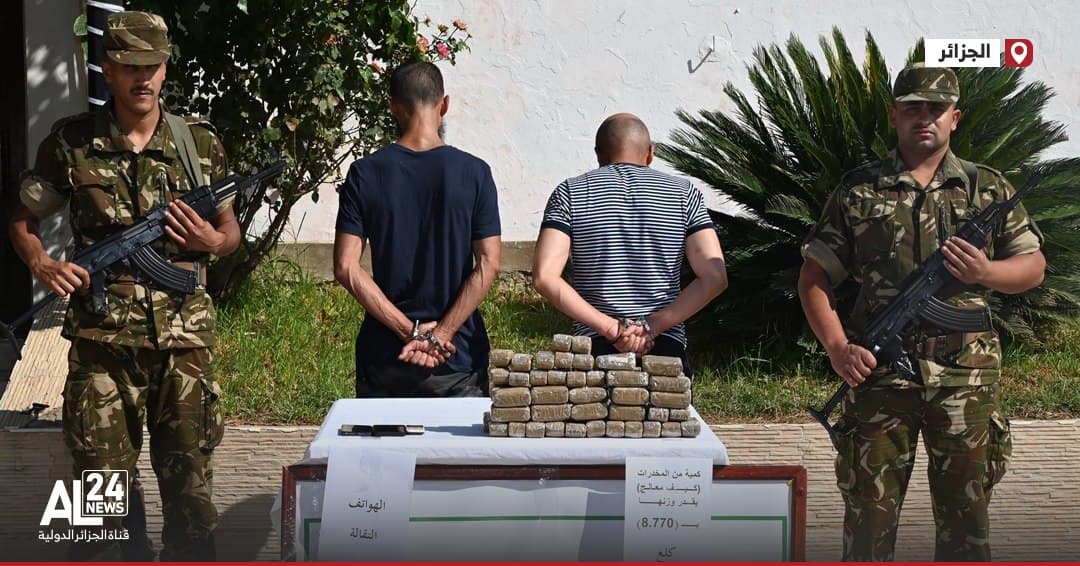 الجيش الجزائري يمنع تهريب 4 قناطير من الكيف عبر الحدود مع المغرب