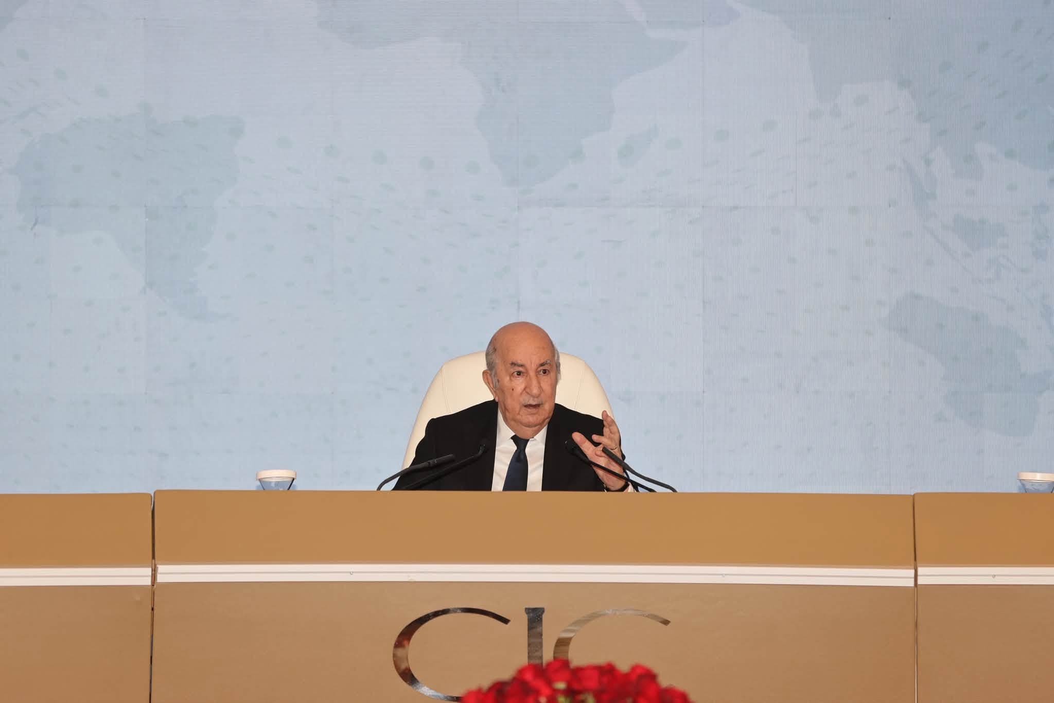 Algerian President Emphasizes Strong Will to Boost Economy