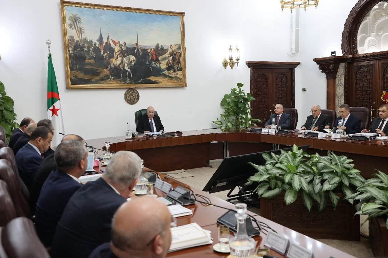 Algerian president urges rapid desalination for 3 states