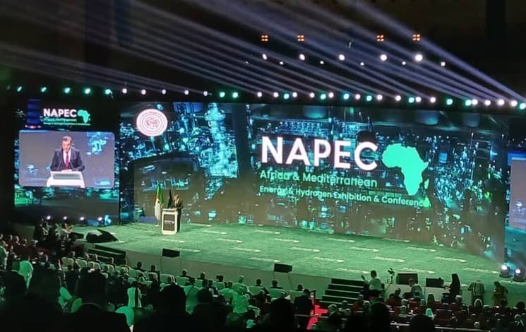 الجزائر تناقش مستقبل الطاقة في منتدى نابك 2026