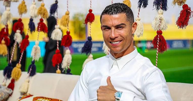 Ronaldo tops earnings list as Messi gains