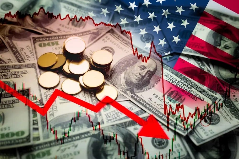 انخفاض الدولار وسط غموض في السياسات النقدية