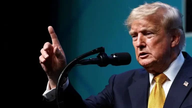 Trump Signals Readiness for Military Action if Iran Talks Fail