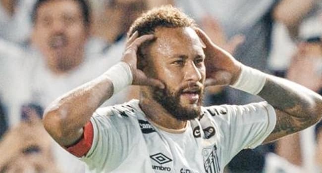 Neymar responds to critics with unique celebration