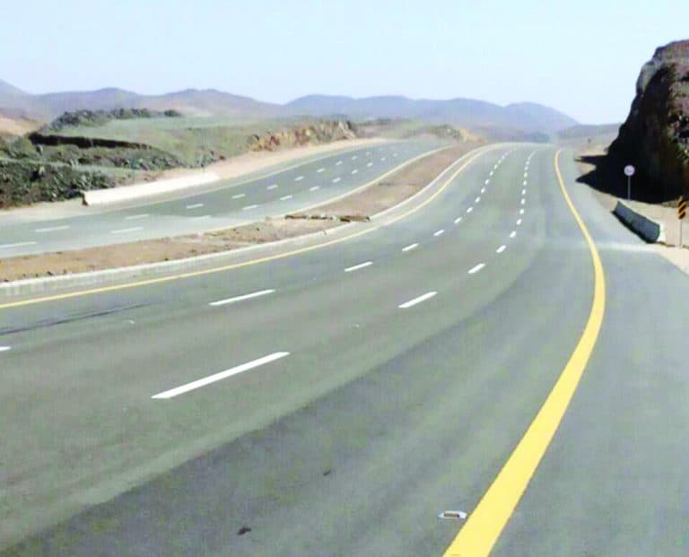 مساران حيويان يعززان ربط الرياض بالباحة