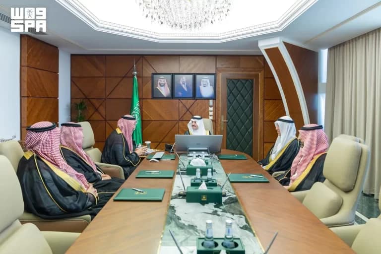 أمير الشرقية يلتقي بمشرف مستشفى قوى الأمن