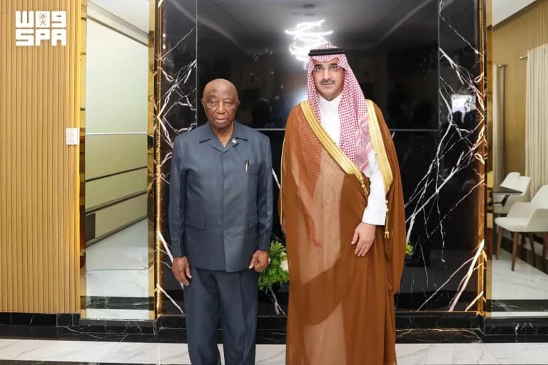 رئيس ليبيريا يستقبل مسؤول الصندوق السعودي