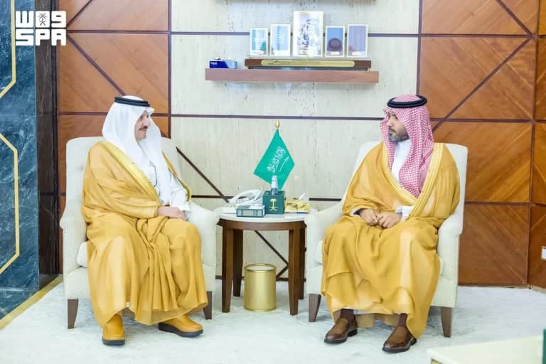 أمير المنطقة الشرقية يستقبل رئيس فرع النيابة العامة بالمنطقة