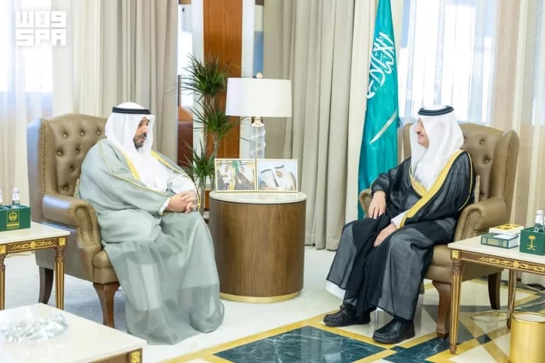 Eastern Province Emir Meets Kuwaiti Ambassador