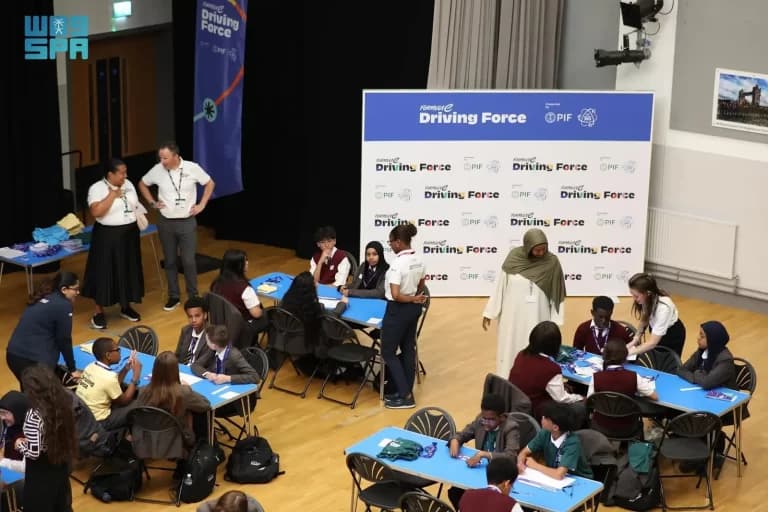 الاستثمارات وفورمولا إي توسع برنامج DRIVING FORCE