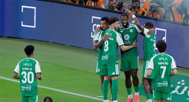 الأهلي يحقق فوزًا كبيرًا على أبها