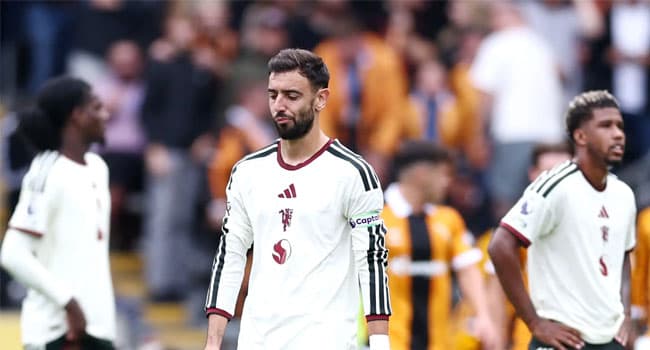 هال يزلزل مانشستر يونايتد في بداية الدوري