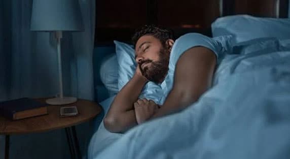 نوم 8 ساعات قد لا يناسب الجميع