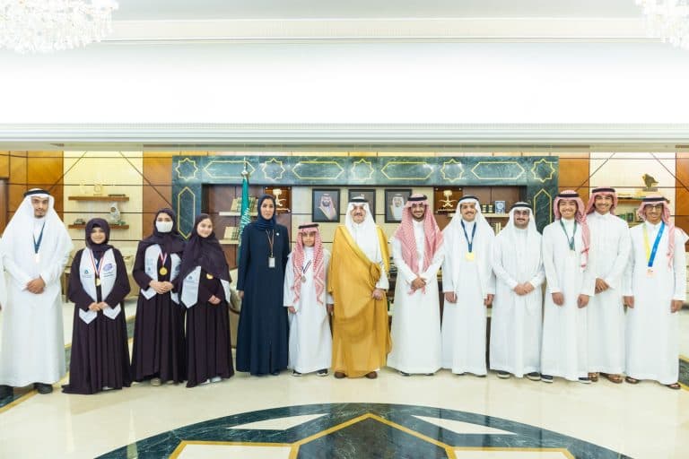 Eastern Emir honors regional awardees