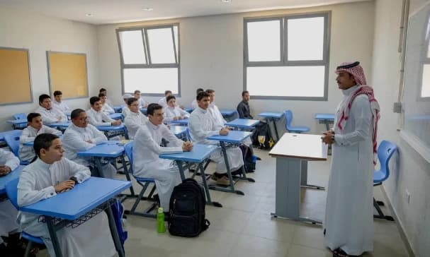 تقويم التعليم يطلق بطاقات الأداء للسنة الخامسة