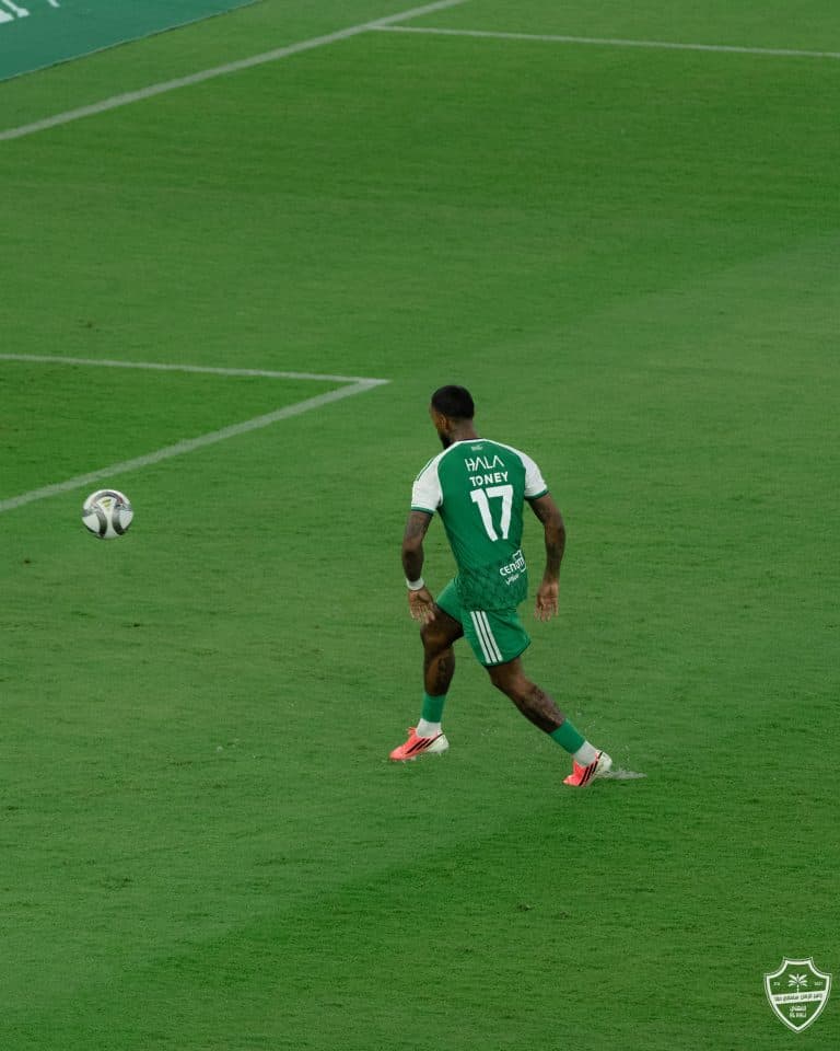 الأهلي يفوز على الرياض بخماسية في روشن