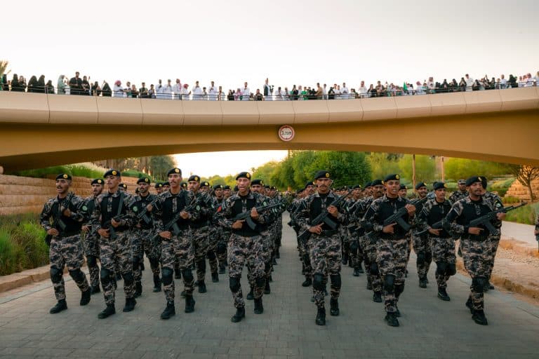 مسيرة عسكرية في الدرعية للاحتفال باليوم الوطني