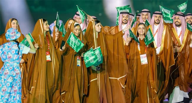 العميري ويارا يشاركان في الافتتاح