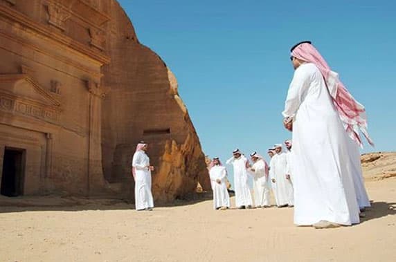 تغيير فئات الإرشاد السياحي وعقوبات على المخالفات