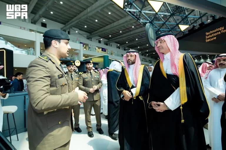 نائب وزير الإعلام يفتتح جناح الداخلية في ليب 2026