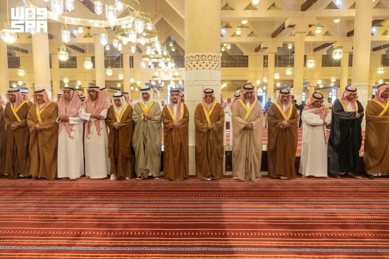 Riyadh Deputy Prince leads Prince Abdulaziz's funeral