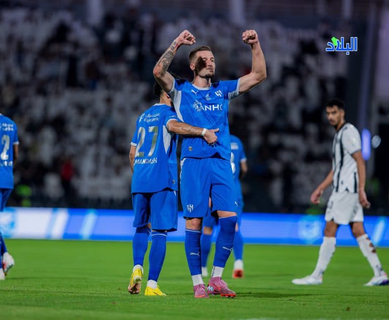 الهلال يتغلب على الشباب ويزيد فارقه