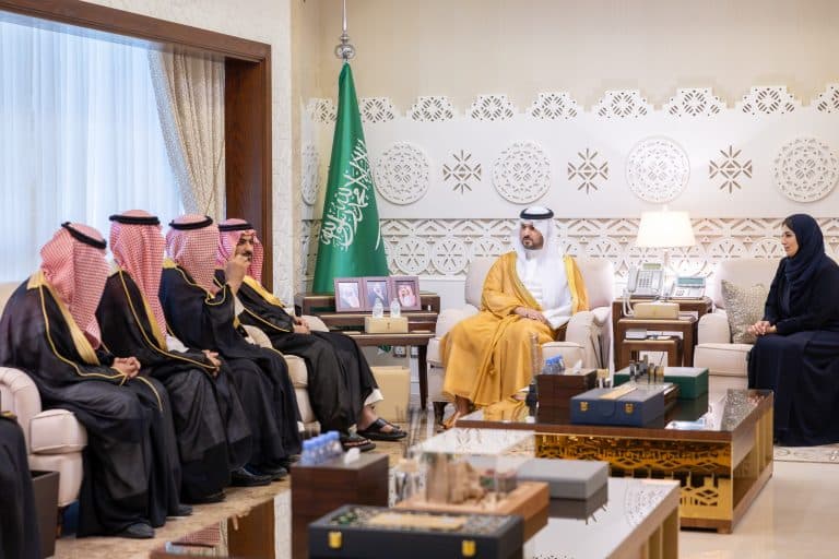 نائب أمير الشرقية يلتقي الجمعية السمعية
