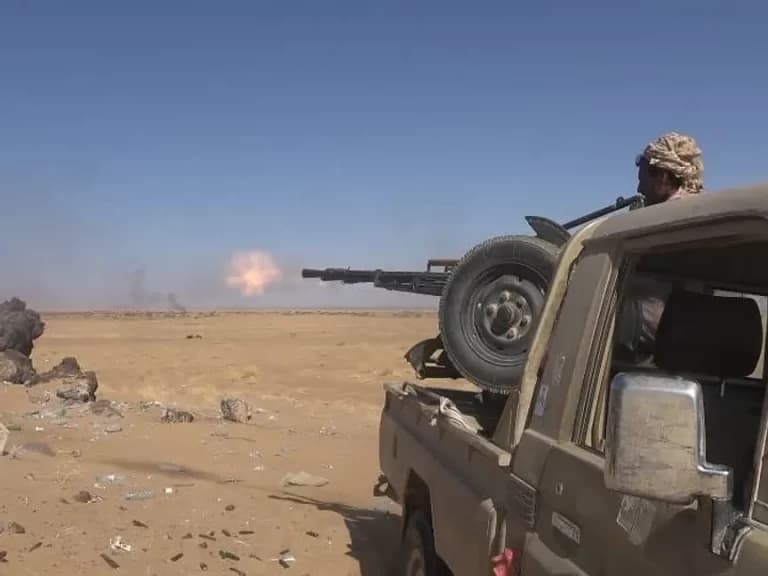Yemeni Army Strikes Houthi Targets in Taiz and Marib