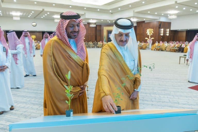 أمير الشرقية يفتتح موسم التشجير