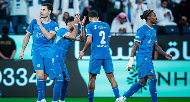 Al Hilal retakes lead after close win