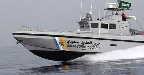 حرس الحدود ينقذ مواطنا من الغرق في ينبع