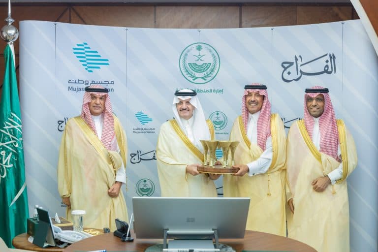 أمير الشرقية يلتقي فريق مجسم التلاقي