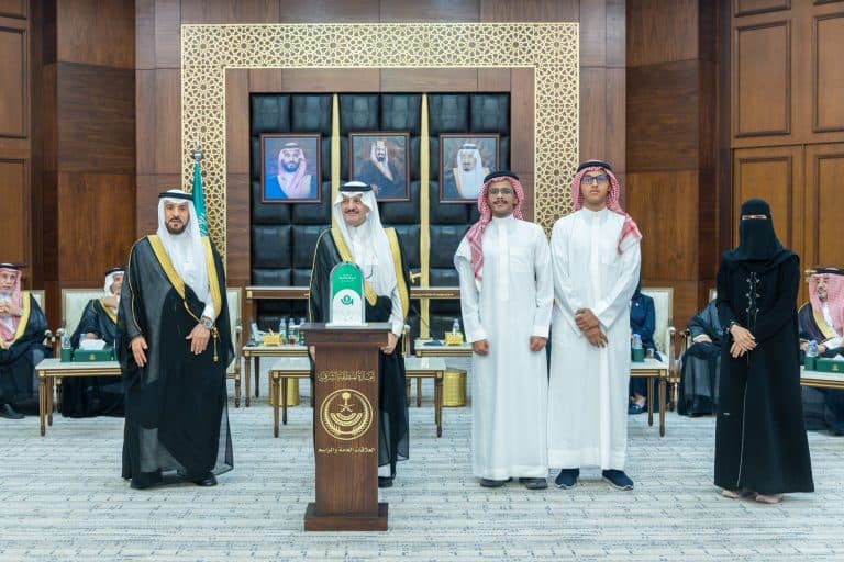 الأمير الشرقية يشارك في حفل الجائزة