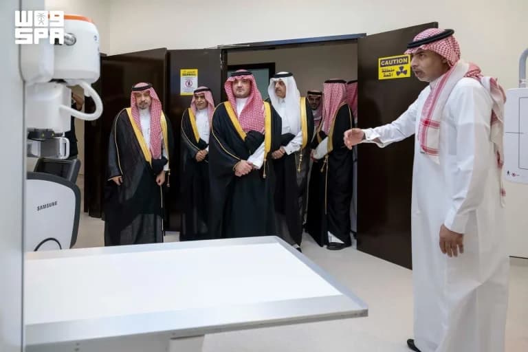 الأمير عبدالعزيز يفتتح مركز اللجنة الطبية العسكرية بالرياض