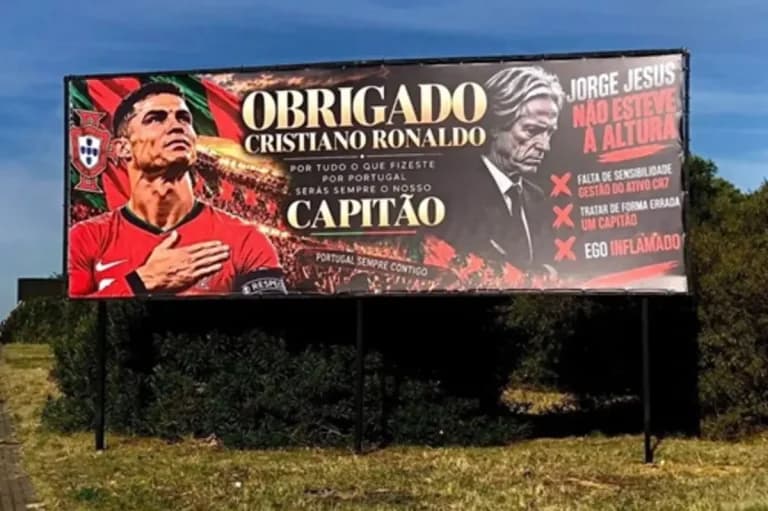Portuguese authorities remove Ronaldo support signs in Lisbon
