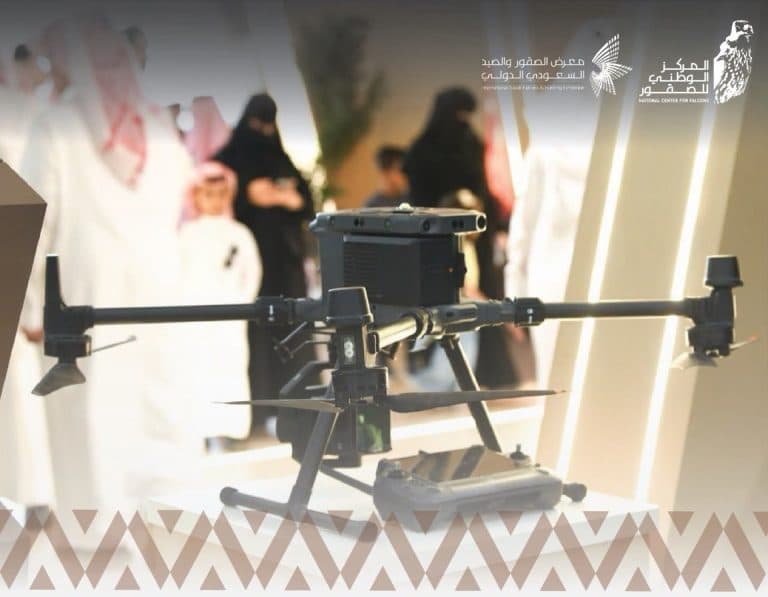 الدفاع المدني يعرض طائرة هيثم الاستطلاعية