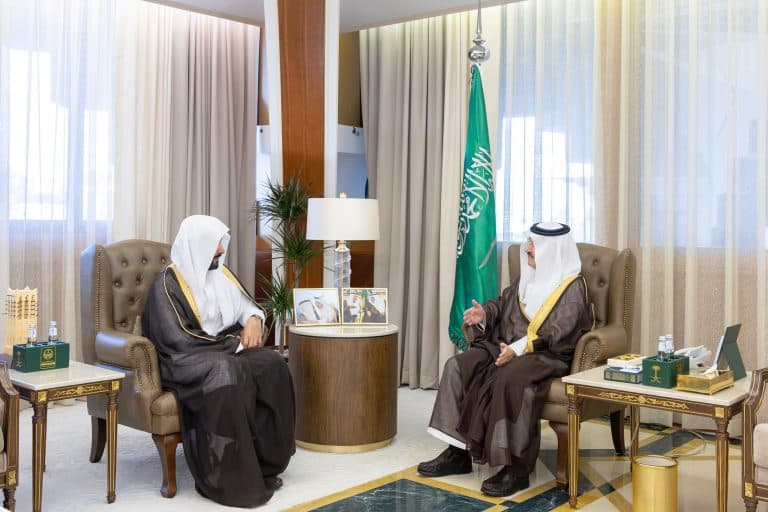 Eastern Province Emir Meets Justice Minister