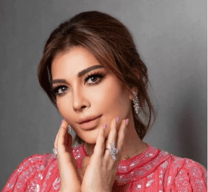 Assala reunites with father's oud in Damascus